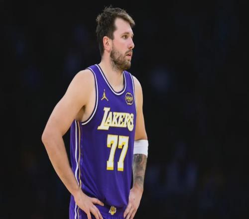 瘋狂卡位戰(zhàn)打響！湖人死磕前四！勇士又要打附加賽了