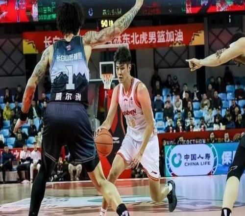 CBA殺出大黑馬！攻擊力全聯(lián)盟第2，連超京魯升至第4，老帥太猛了