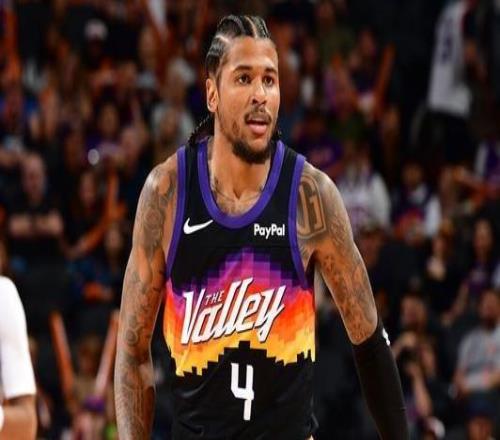 备战季后赛的心态格林：布克提醒我是时候全神贯注了