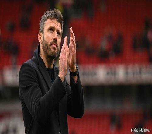 曼聯(lián)眾名宿點(diǎn)評(píng)卡里克轉(zhuǎn)正：貝克漢姆力挺，基恩仍持反對(duì)意見(jiàn)