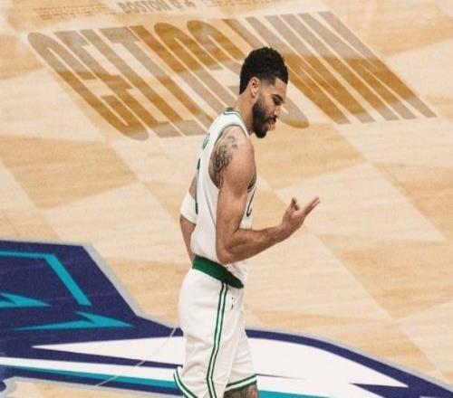 助绿军提前锁定东部前六季后赛席位，塔图姆砍复出后首次30+