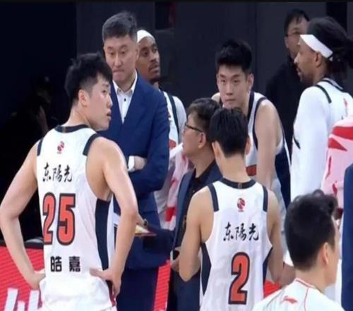 廣東男籃大勝，張皓嘉正負(fù)值+49，陳家政亮眼黃明依不受杜鋒待見