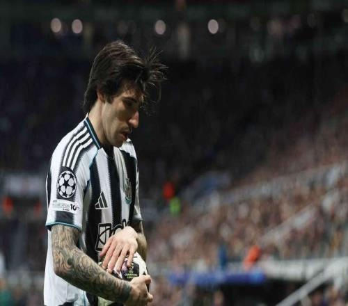 記者：托納利考慮加盟英超或西甲豪門，并在三到四年內(nèi)回米蘭