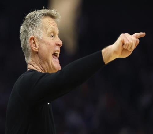 輸掘金發(fā)布會(huì)！科爾直指三節(jié)崩盤+陣容深度差，曝光梅爾頓有傷！