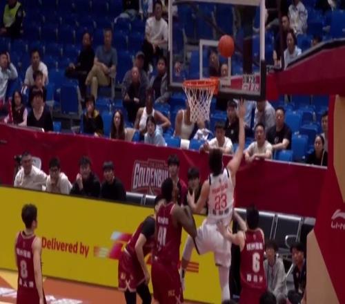 首发出战，陈国豪10分3抢断