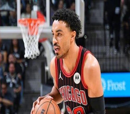 文班41+16+3封蓋造NBA神跡，卡斯?fàn)枩?zhǔn)三雙，馬刺大勝公牛9連勝