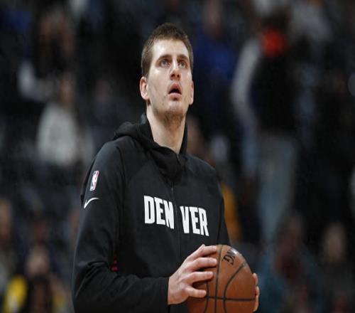 现役巨星40分次数：约基奇33，东契奇59，库里75，仅一人破百太强