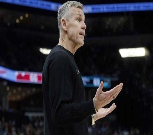 拿高薪也得跑路圈內(nèi)人苦勸多諾萬離開公牛，接手北卡不香嗎