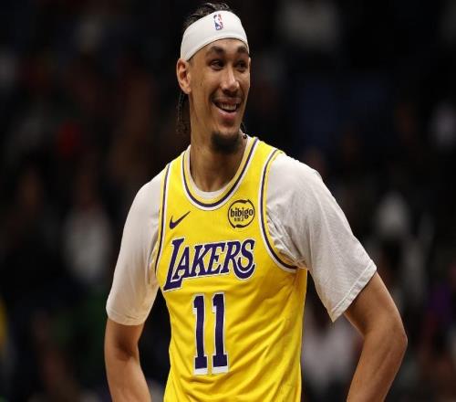 湖人勝奇才采訪！雷迪克談老詹三雙詞窮，解析肯納德+2內(nèi)線使用！