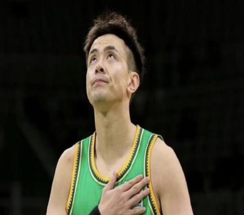 不容易！記者：趙繼偉此前傷到腰，一度要吃止痛藥才能登場