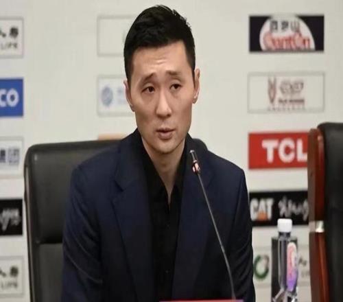 劉煒現(xiàn)狀：回上海老家生活，青梅妻子很漂亮，一雙兒女想走籃球路