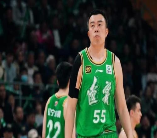 CBA最新消息！韩德君有意复出，琼斯确定离开山东男篮