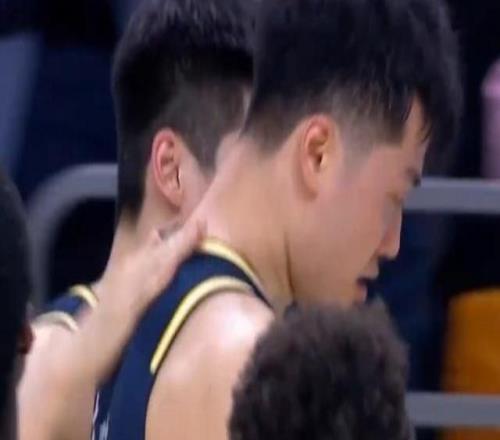 張皓嘉末節(jié)超神10分4板1帽引熱議！賽后淚灑現(xiàn)場獲陳家政安慰