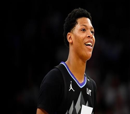 可惜球權比較有限，否則爵士鋒線新秀面對騎士的數(shù)據(jù)還能有所提升