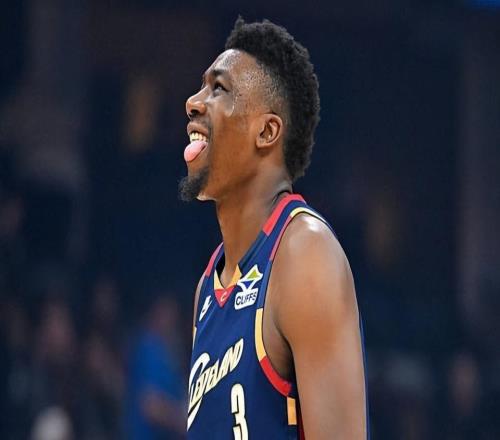 竟然被爵士各種打爆！騎士替補中鋒的防守能力確實有些不敢恭維