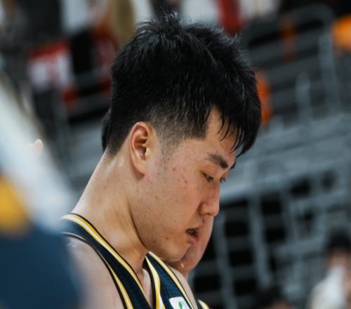 看了張皓嘉賽后激動落淚的感人場面，才發(fā)現(xiàn)，焦泊喬離歸隊不遠了