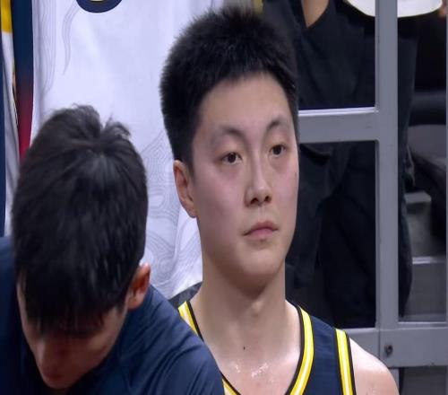 張皓嘉上位+杜潤(rùn)旺不打！廣東隊(duì)亮出冠軍相，杜鋒暫時(shí)保住帥位！