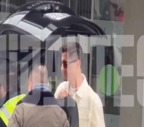 西媒：萊萬已返回巴塞羅那，他已經(jīng)收到了俱樂部的續(xù)約報(bào)價(jià)