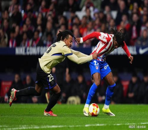 英超三強(qiáng)搶瘋！利物浦、曼城、切爾西同時(shí)爭奪巴薩后衛(wèi)