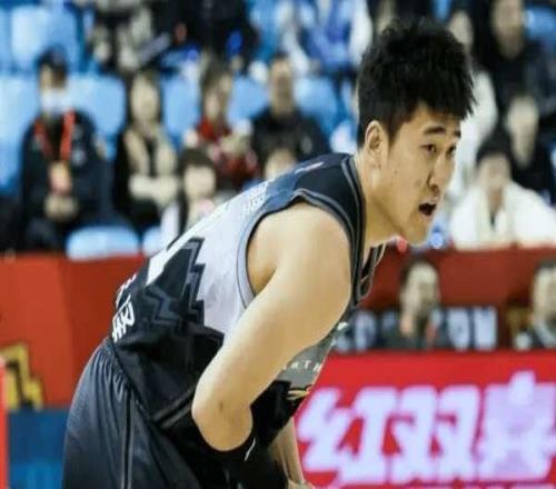 咋了麻這是“當(dāng)家球星”12投3中，正負(fù)值29，網(wǎng)友：你才25歲啊