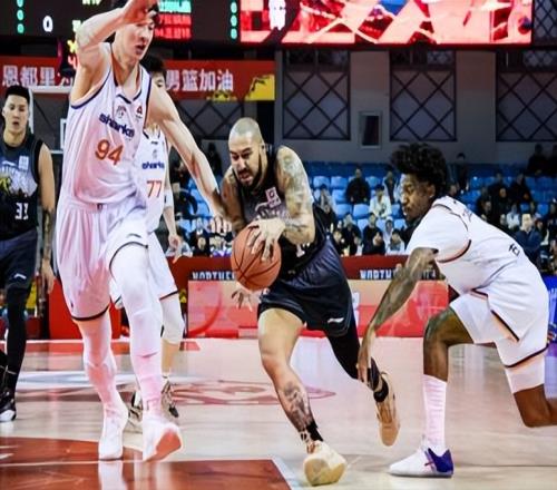 CBA倫納德超高正負值，小胖再遭DNP，盧偉指導(dǎo)正式表態(tài)