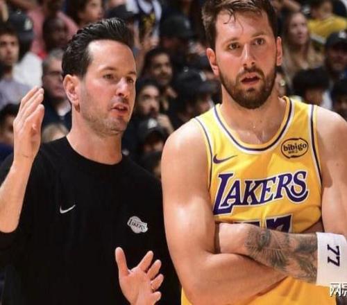 他就是MVP！你是真敢說?。? />
<div   id=