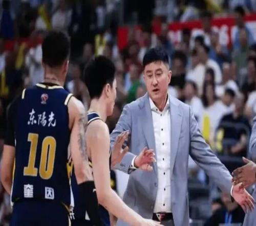 焦泊喬離隊，麥考爾遭棄用，廣東隊贏球還要靠徐杰