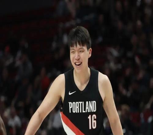 斯普利特再谈杨瀚森！肯定移动，直指防守隐患，寄语夏训查漏补缺