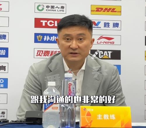 杜鋒正式回應(yīng)焦泊喬離隊(duì)！廣東傳3壞消息，下場(chǎng)爆冷廣廈基本無望