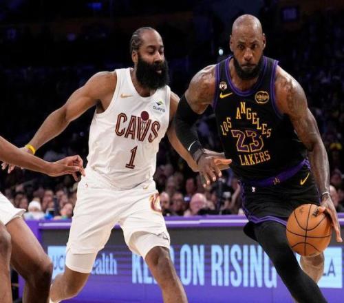 詹姆斯創(chuàng)兩項歷史第1神跡，湖人4連勝！東契奇刷爆紀(jì)錄，哈登17分