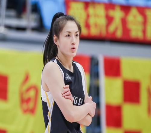 轟15分6助+4記三分！中國女籃29歲后衛(wèi)蛻變：宮魯鳴新愛將沖冠