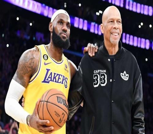 獨占?xì)v史第一！詹姆斯1229勝超賈巴爾四旬老漢繼續(xù)書寫傳奇