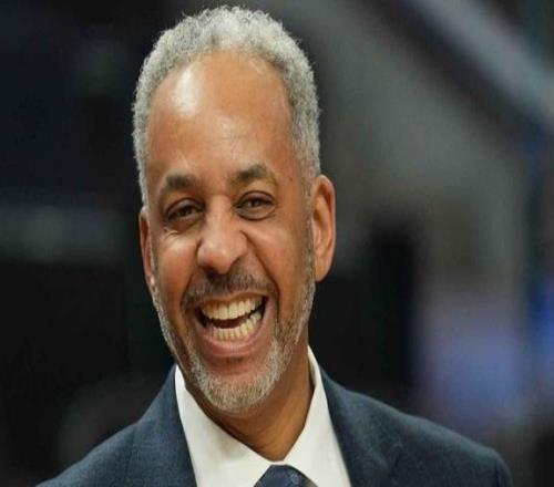 庫(kù)里老爹賽前放“虎狼之詞”！黃蜂狂勝籃網(wǎng)逼近東部前八