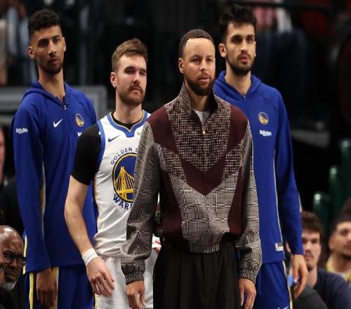 勇士雙喜臨門！霍福德提名體育道德風(fēng)尚獎，庫里復(fù)出時間確定