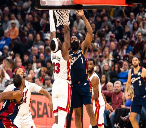 17胜2负，净胜272分，效率联盟第一！骑士和哈登或许遇到麻烦了