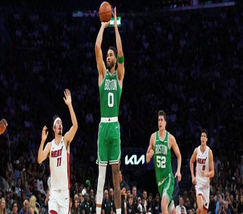 轟25+18+11，時隔406天再拿三雙！重傷10個月后神奇復(fù)出真要爭冠