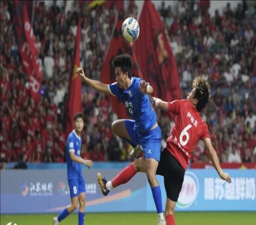 64118人擠爆工體，中超第二上座率卻輸給一場"業(yè)余"比賽