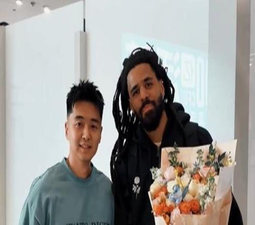 驚了！說唱巨星官宣加盟CBA當(dāng)球員！