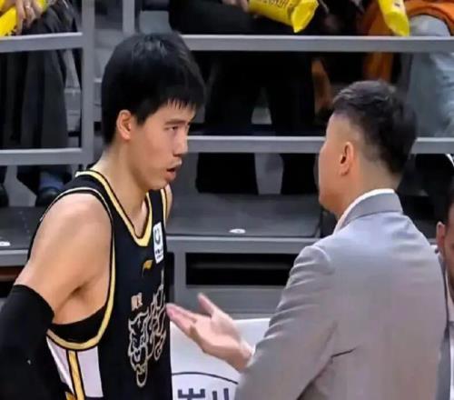 焦泊喬離隊(duì)，廣東隊(duì)補(bǔ)強(qiáng)計(jì)劃擱淺，朱芳雨大概率已放棄本賽季