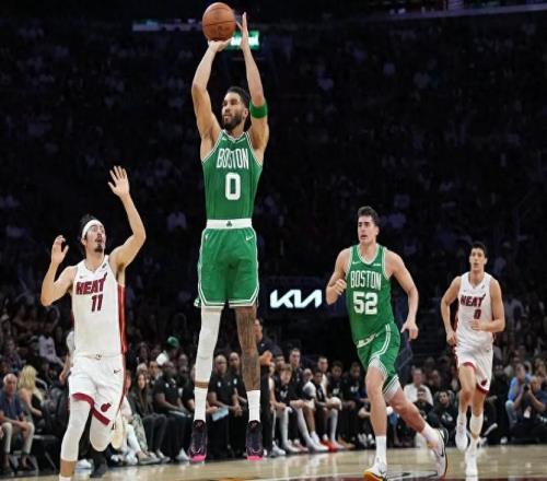 43+25+18！綠軍雙核狂爆發(fā)，創(chuàng)56年神跡橫掃熱火穩(wěn)坐東部二