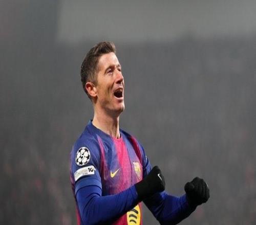 罗马诺：巴萨准备向莱万提供一份减薪的一年合同