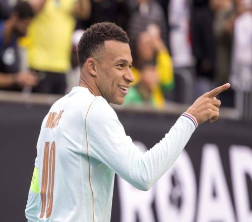 西甲球員月薪曝光：皇馬兩大球星并列第1，阿拉巴第3，萊萬(wàn)第4