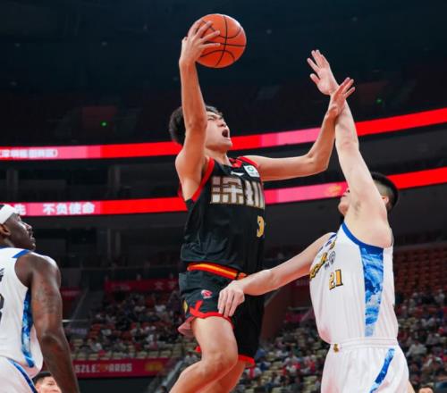 16中11砍32分！21岁小将打爆胡金秋朱俊龙，球迷：未来国家队主力