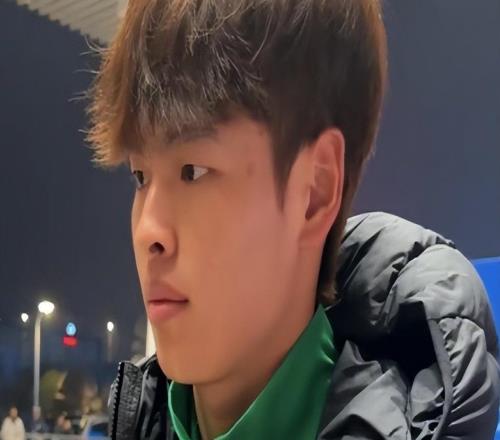 魄力！蒙哥馬利一上任就大膽啟用18歲新星，上賽季中超他一場(chǎng)沒上