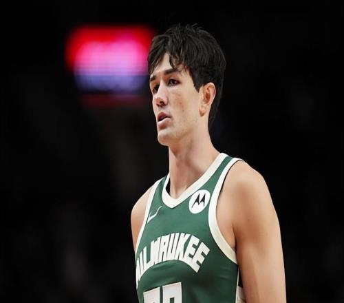 面對火箭拿下生涯新高，昔日北卡大齡落選秀有望在雄鹿站穩(wěn)腳跟