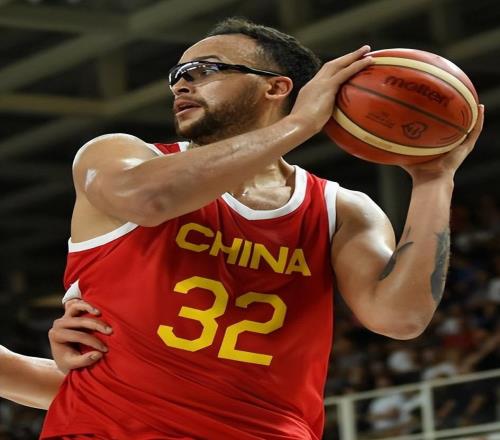 本是NBA球星，卻加入中國(guó)男籃，無(wú)緣巴奧后，如今仍想為中國(guó)效力