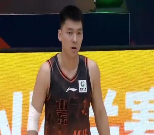 山東男籃10293擊敗福建，主場兩連勝，五將齊發(fā)力盡顯團(tuán)隊?wèi)?zhàn)力！