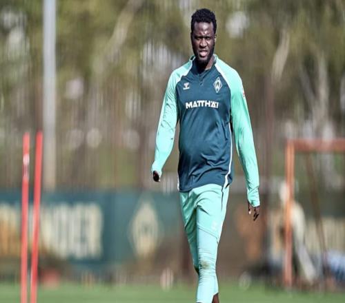 大腹便便，圖片報(bào)：博尼費(fèi)斯回到不萊梅，體重超標(biāo)近10公斤