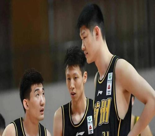 拿600萬，三分5中1，昔日廣廈二當家本賽季結束或被掃地出門