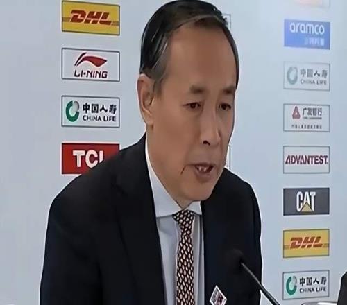 就這還想奪冠前女籃主帥罕見怒了，暴露3大問題，外援成擺設(shè)